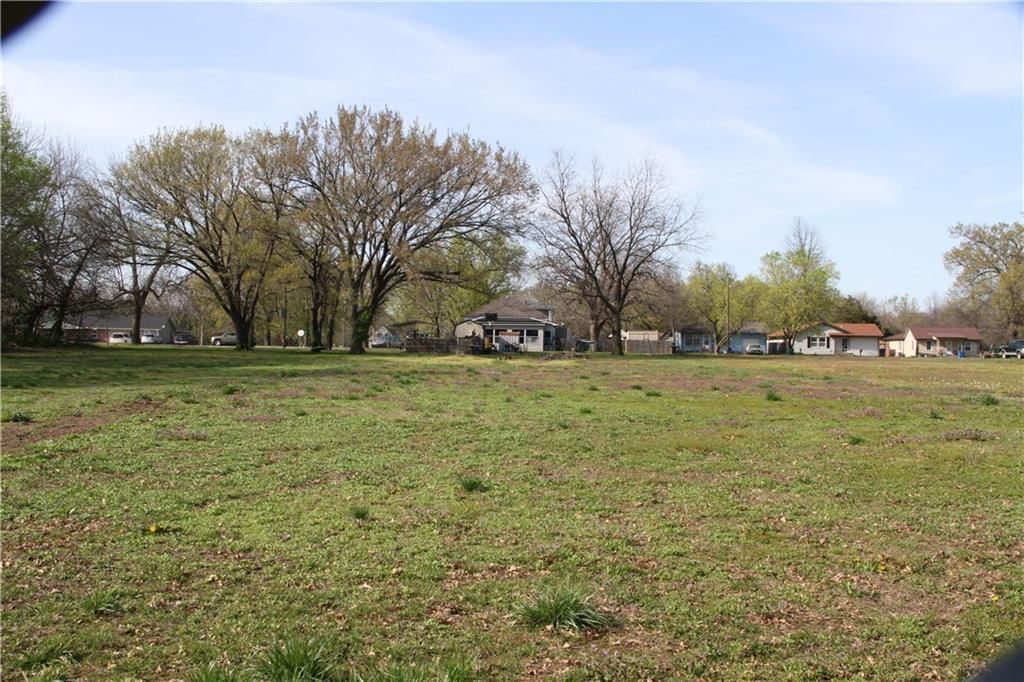2330 Briggs Ave Avenue — photo 5