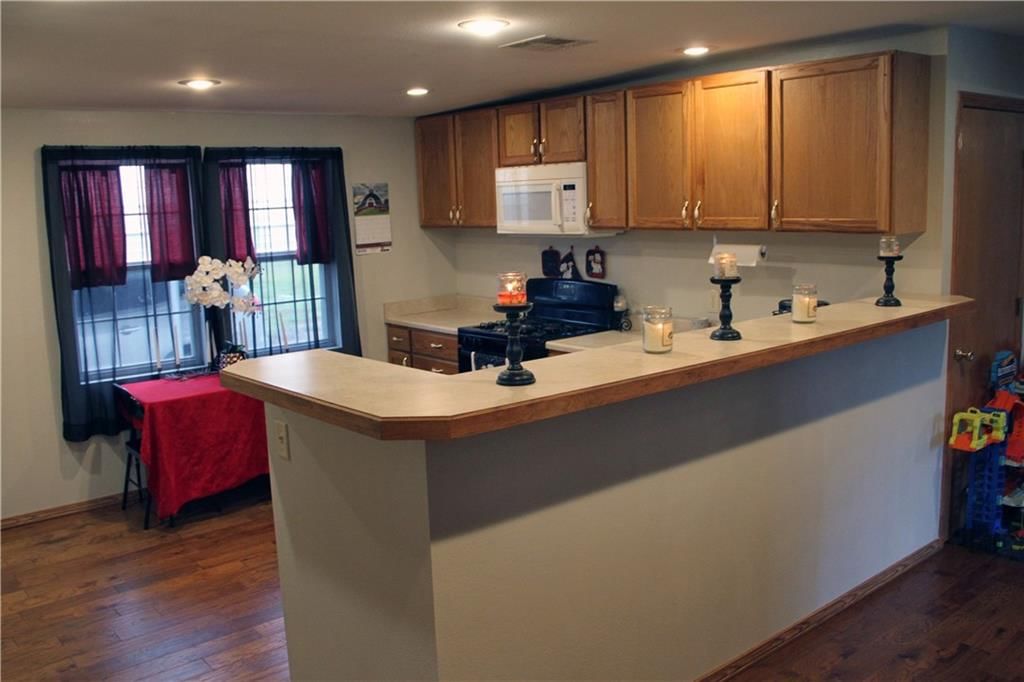 2330 Briggs Ave Avenue — photo 8