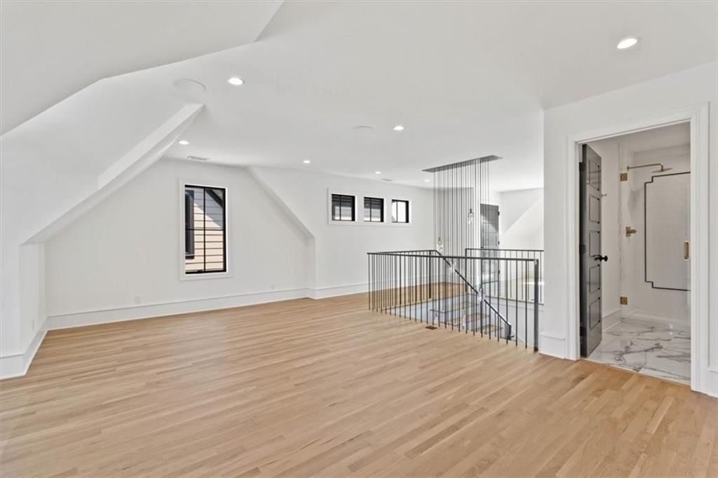 2107 Belleview Avenue — photo 32