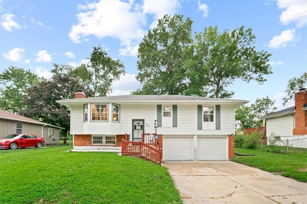 7701 E 90th Terrace, Kansas City, MO