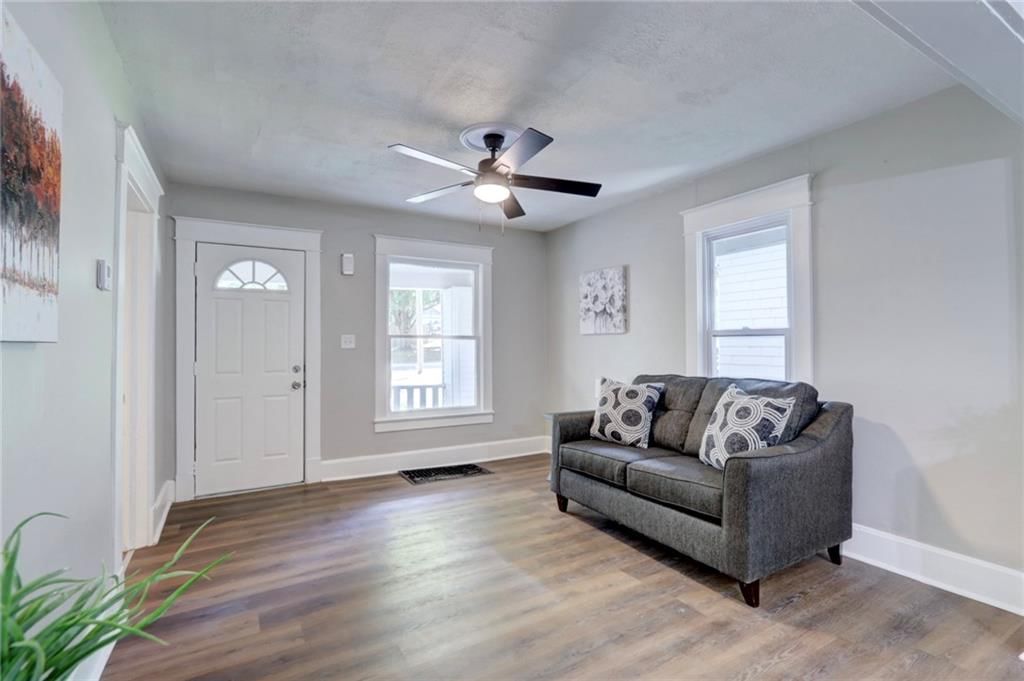 212 S Huttig Avenue — photo 7