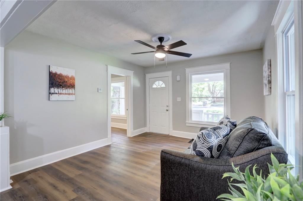 212 S Huttig Avenue — photo 8