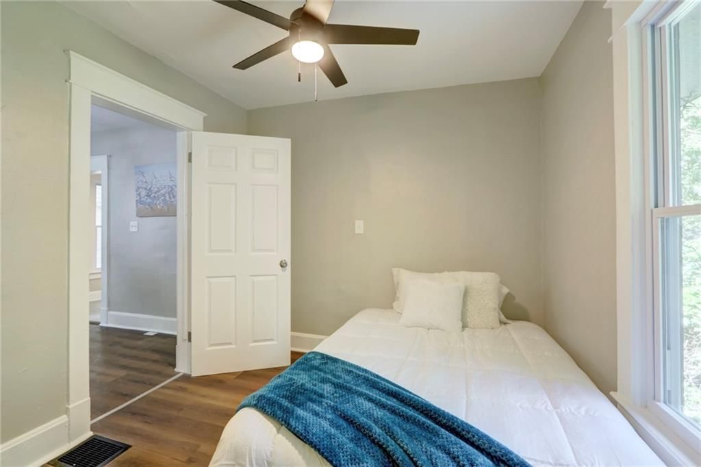 212 S Huttig Avenue — photo 15