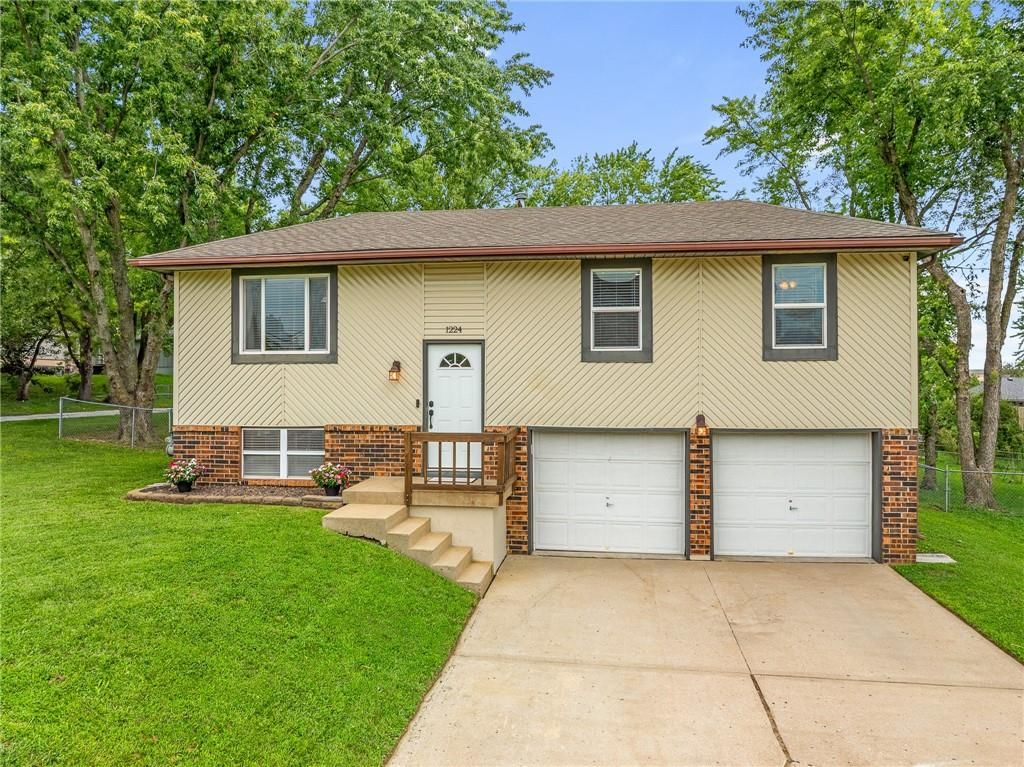 1224 R D Mize Road — photo 1