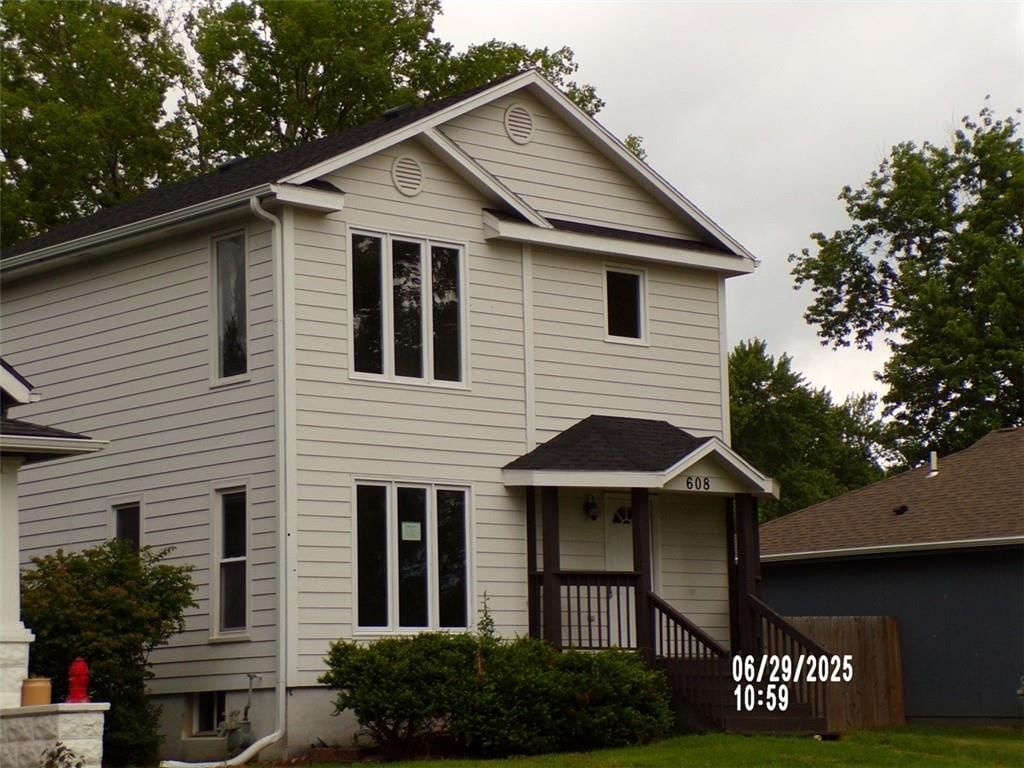 608 S Locust Street, Ottawa, KS