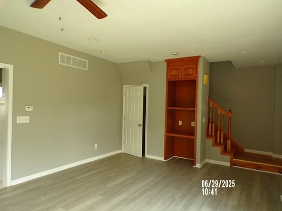 608 S Locust Street — photo 3