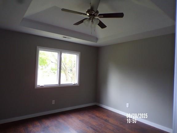 608 S Locust Street — photo 10