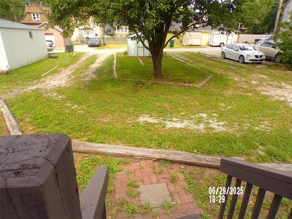 608 S Locust Street — photo 12