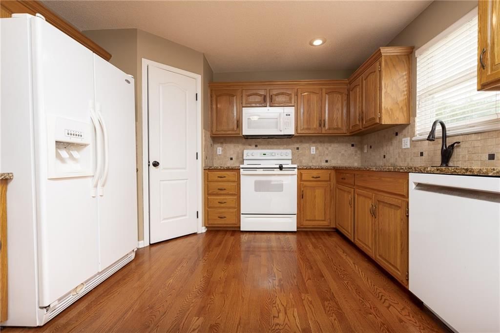 11239 N Madison Avenue — photo 5
