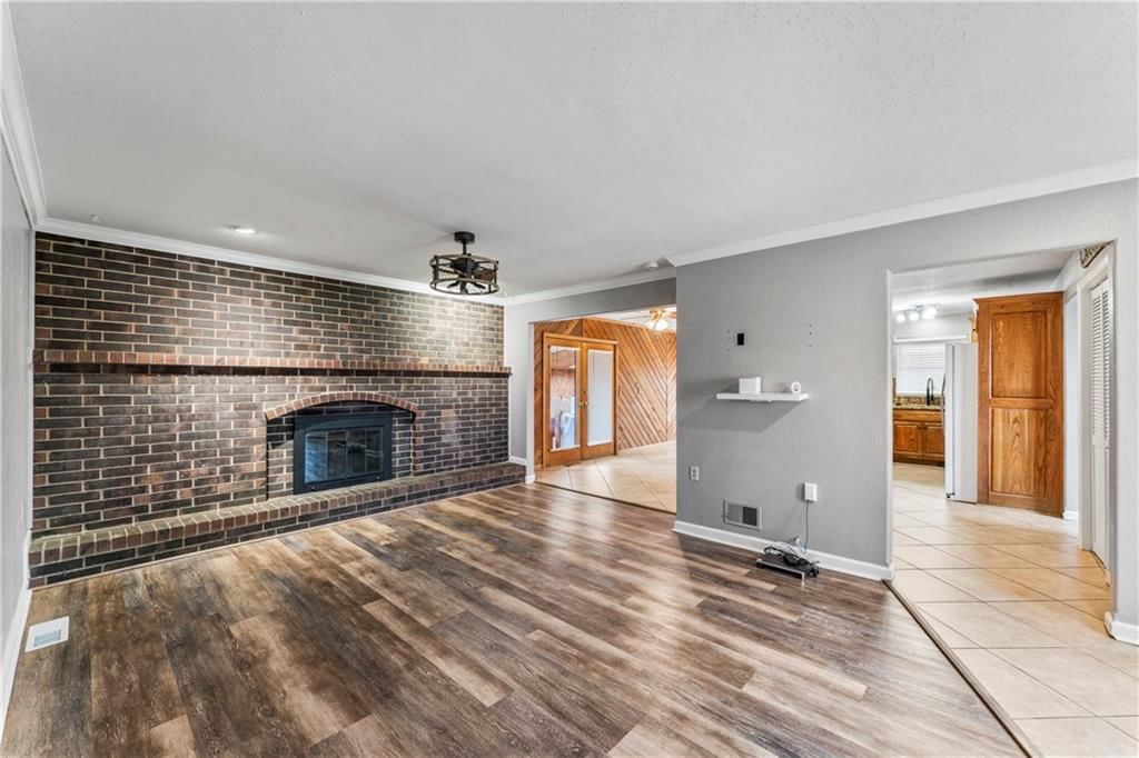 Photo 6 of 41 - 18120 W 191st Street