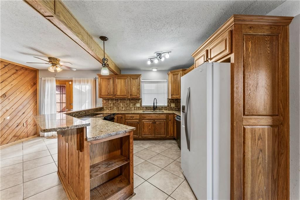 Photo 8 of 41 - 18120 W 191st Street