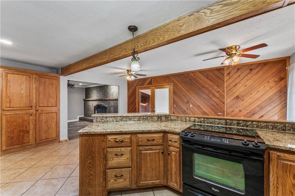 Photo 9 of 41 - 18120 W 191st Street