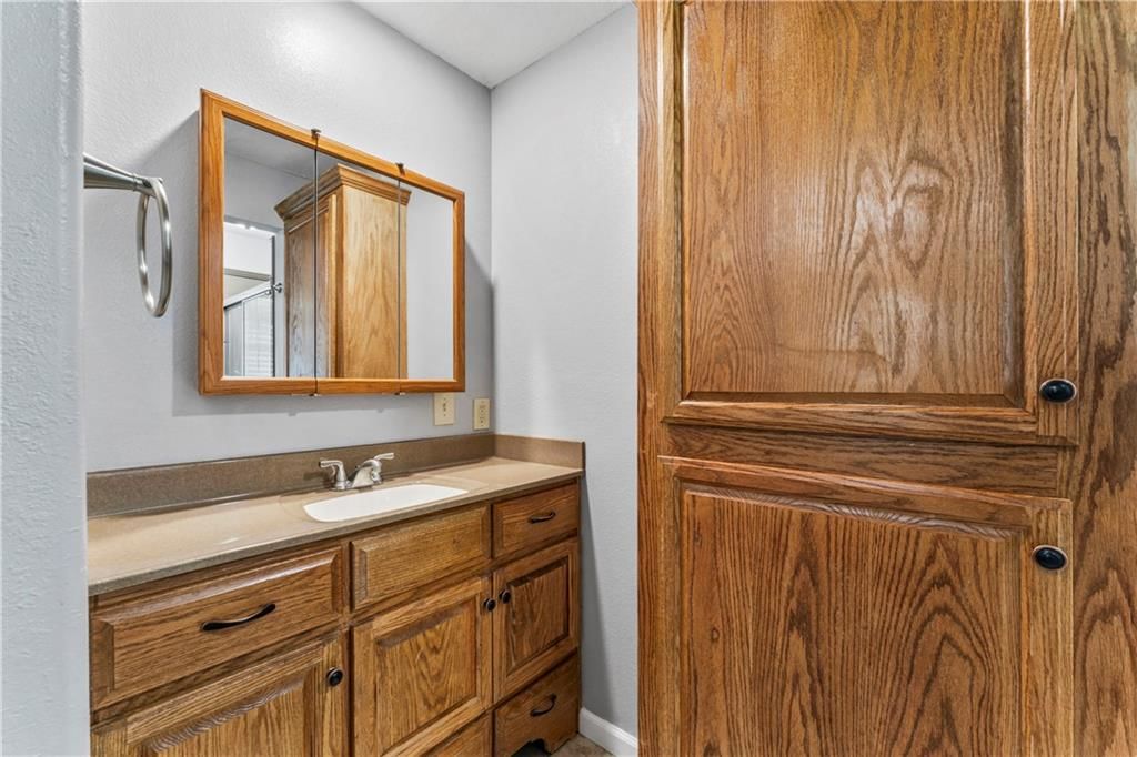 Photo 16 of 41 - 18120 W 191st Street