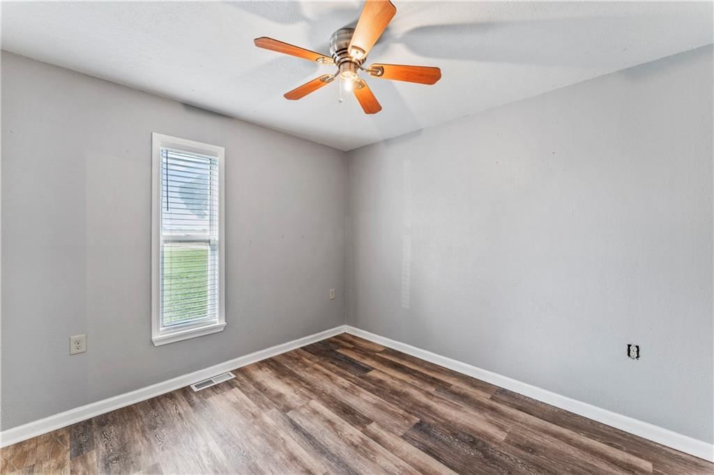 Photo 19 of 41 - 18120 W 191st Street