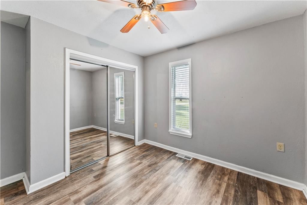 Photo 20 of 41 - 18120 W 191st Street
