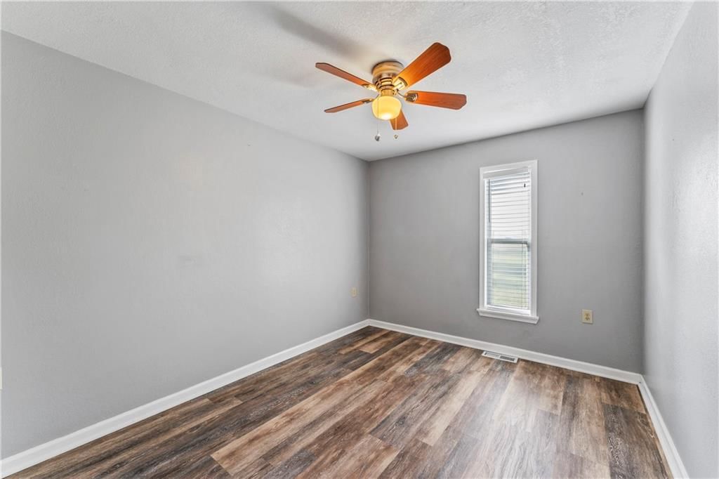 Photo 22 of 41 - 18120 W 191st Street