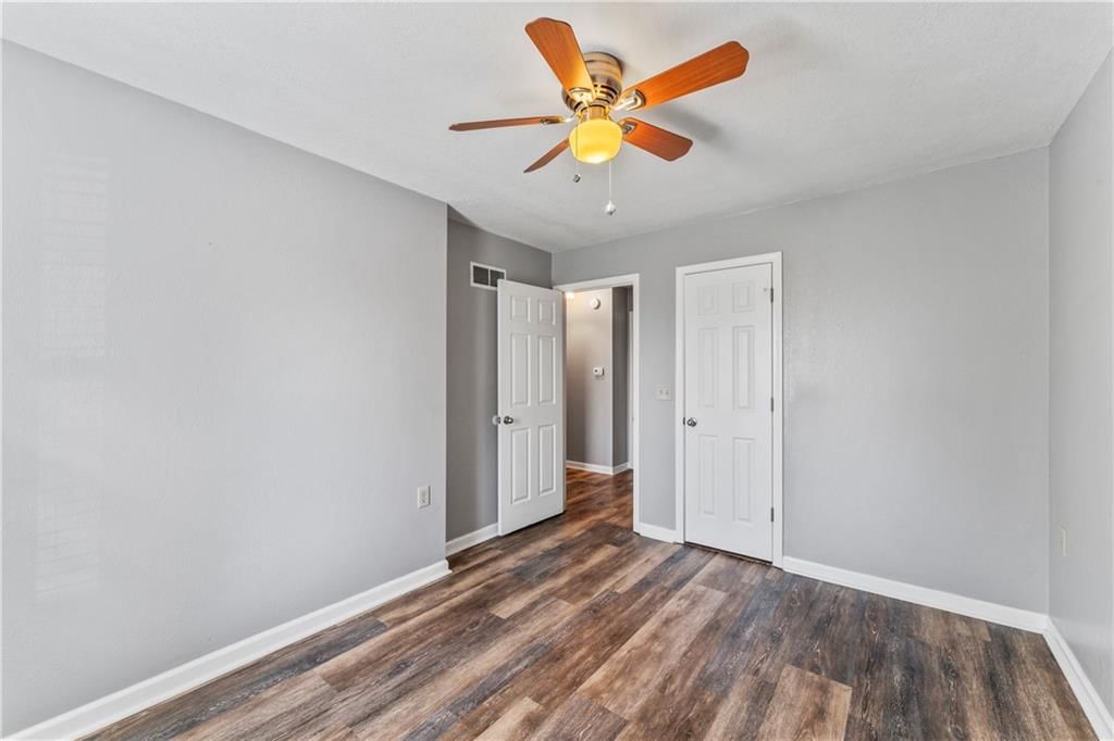 Photo 24 of 41 - 18120 W 191st Street