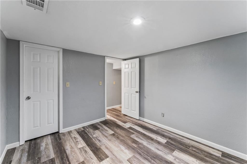 Photo 30 of 41 - 18120 W 191st Street