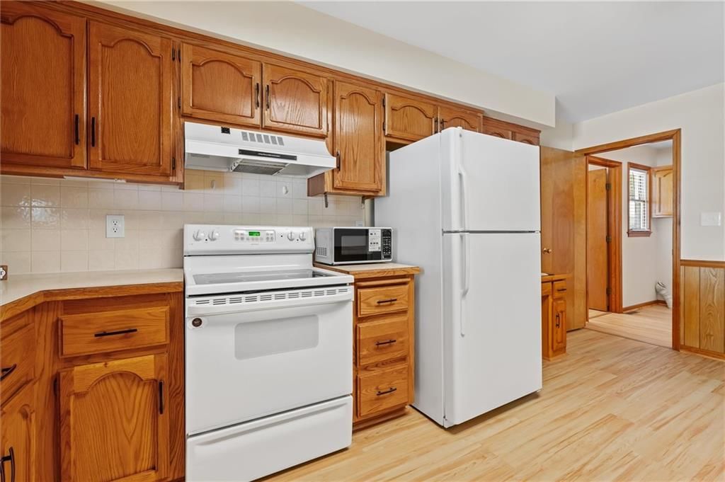 Photo 14 of 34 - 1701 Birch Street