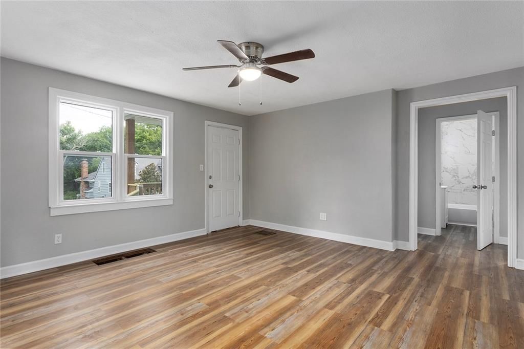 Photo 5 of 31 - 412 N Fairview Avenue