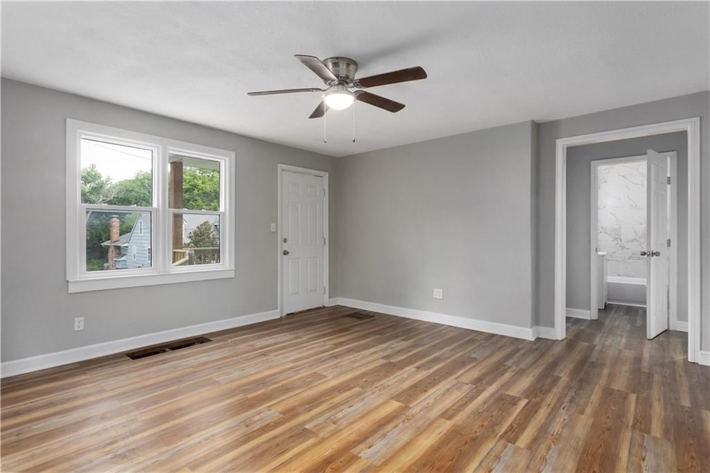 Photo 6 of 31 - 412 N Fairview Avenue
