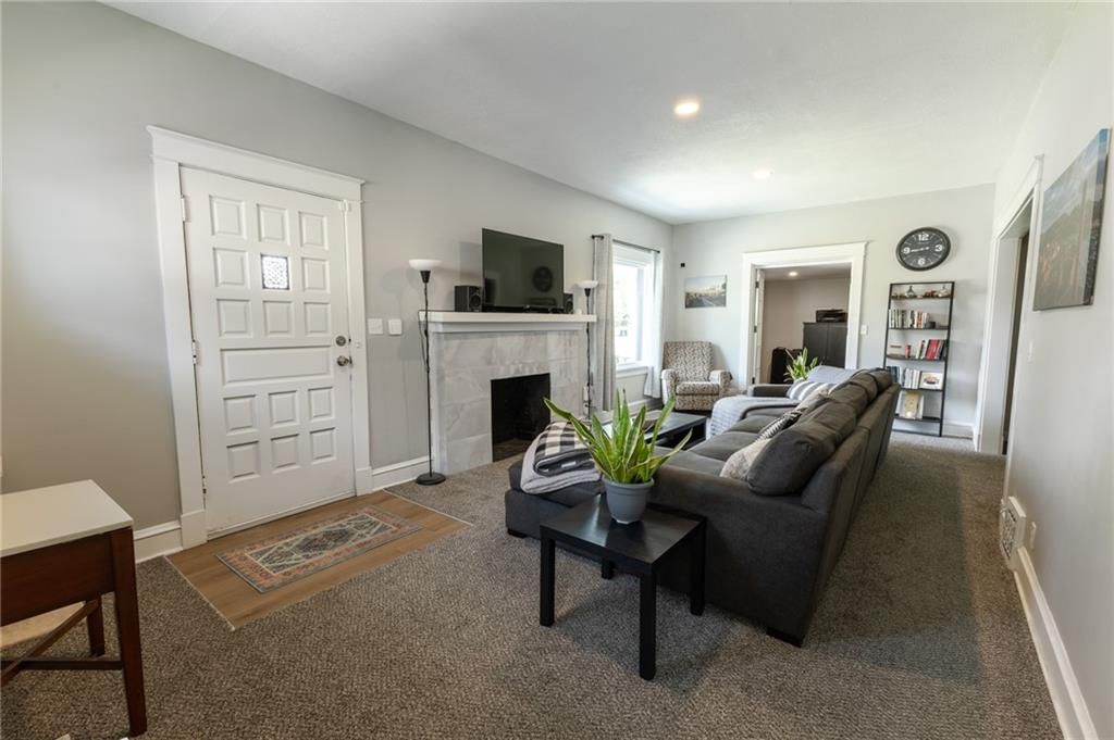 306 N Van Brunt Boulevard — photo 4
