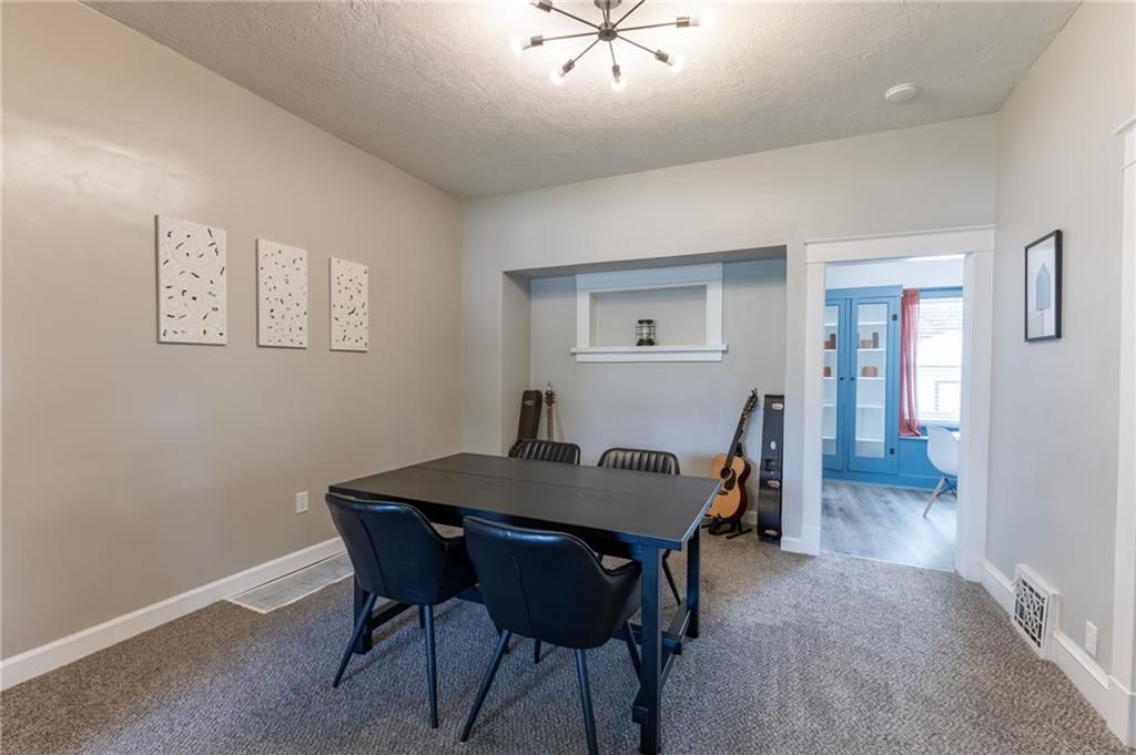 306 N Van Brunt Boulevard — photo 11