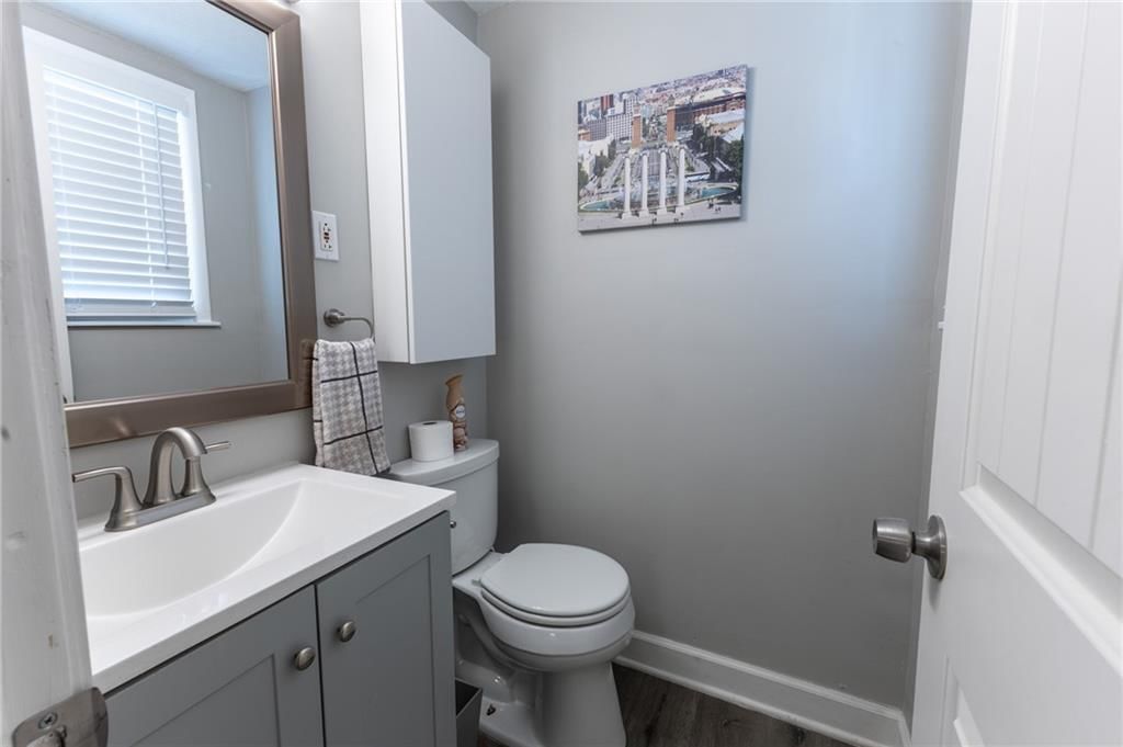 306 N Van Brunt Boulevard — photo 16