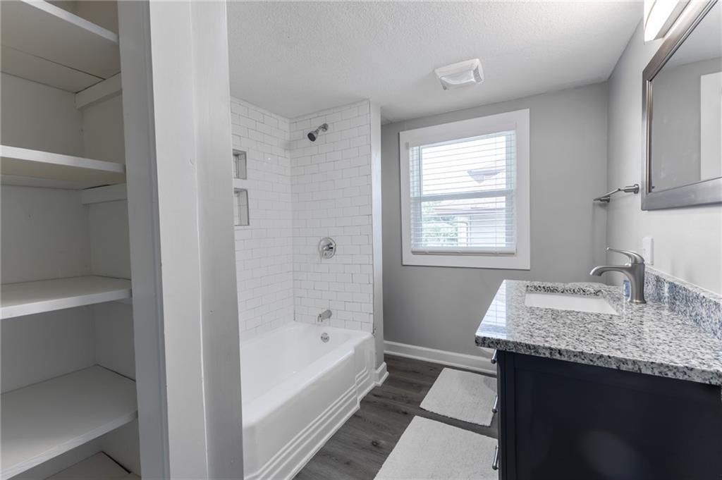 306 N Van Brunt Boulevard — photo 30