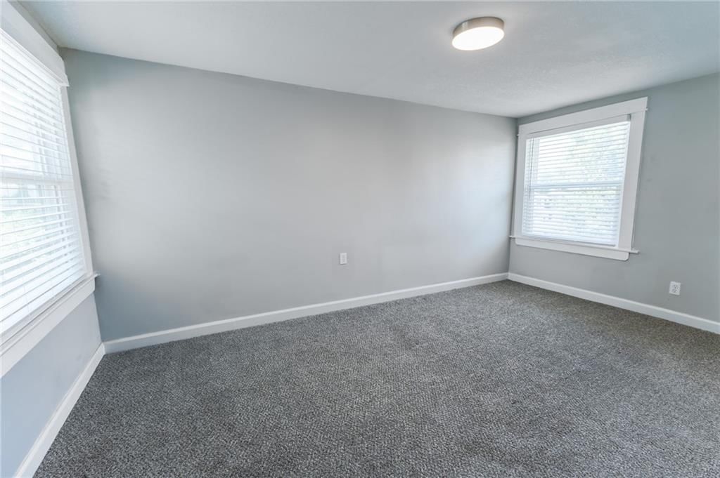 306 N Van Brunt Boulevard — photo 31