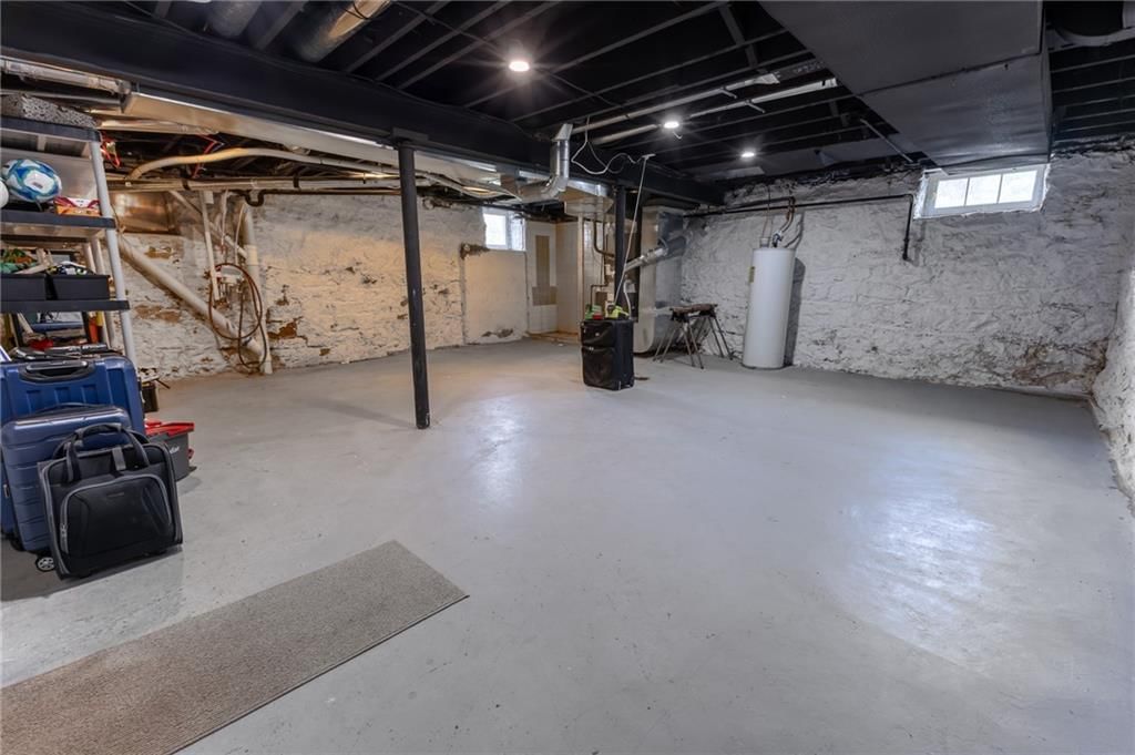 306 N Van Brunt Boulevard — photo 32