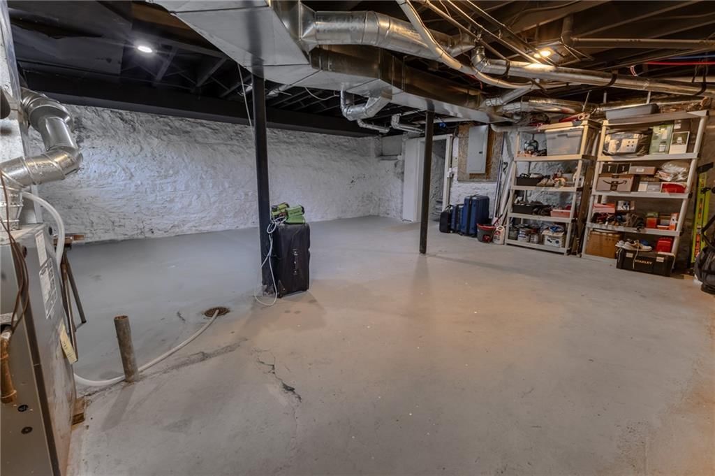306 N Van Brunt Boulevard — photo 33