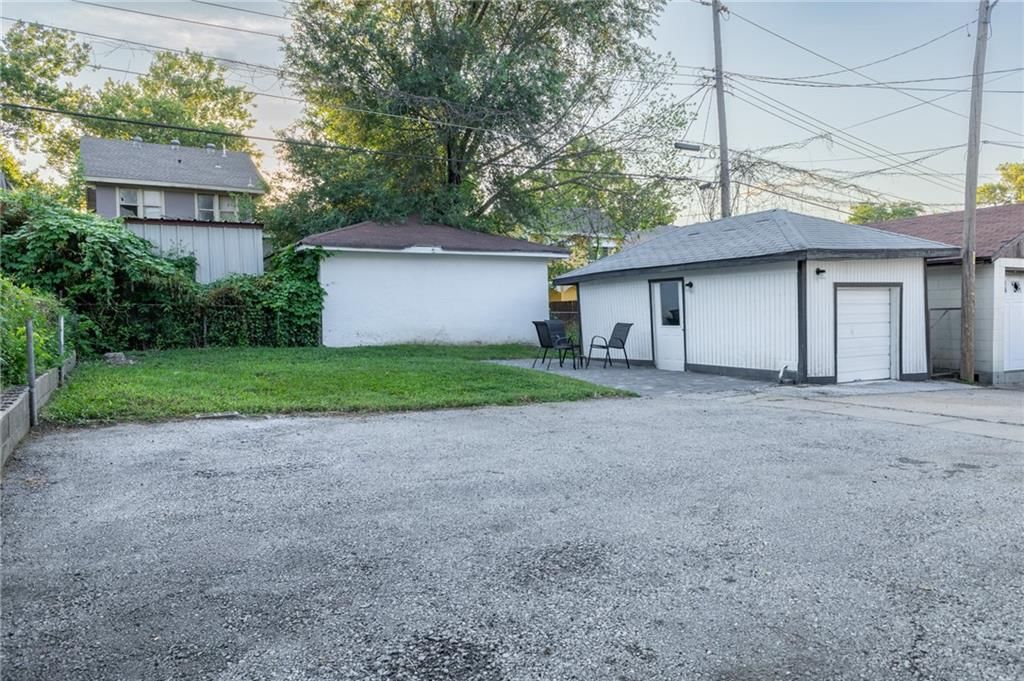 306 N Van Brunt Boulevard — photo 34