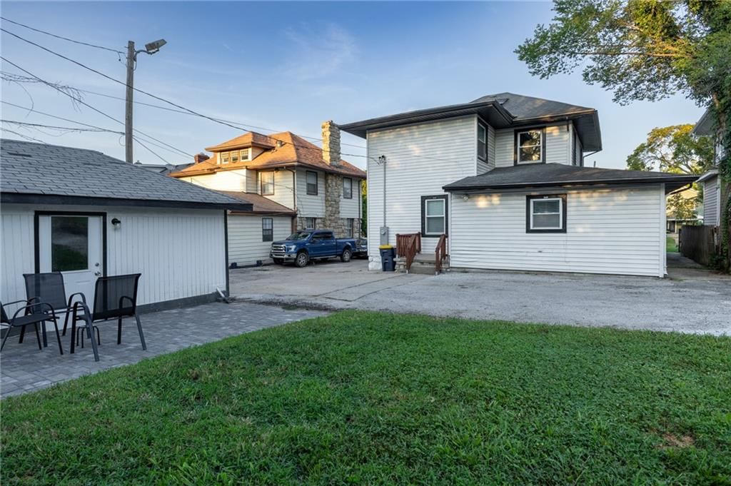 306 N Van Brunt Boulevard — photo 35