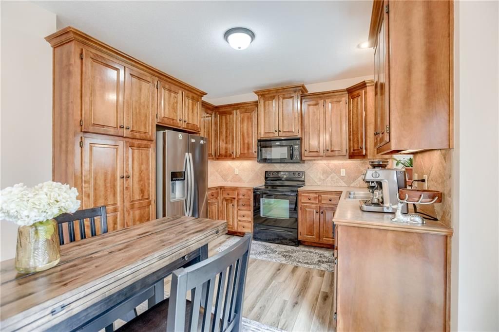 Photo 9 of 32 - 5725 N Wyoming Avenue