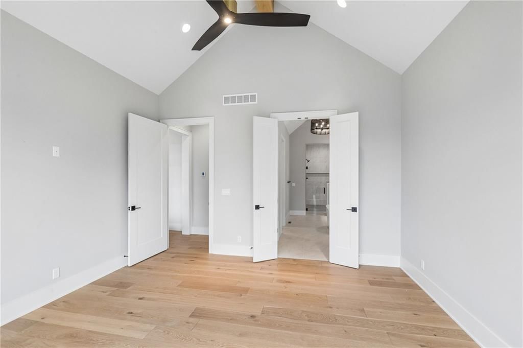 13751 Pembroke Lane — photo 32
