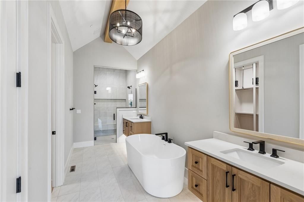 13751 Pembroke Lane — photo 33