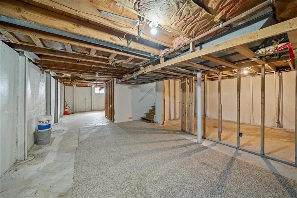 Photo 23 of 27 - 403 E 9th Street