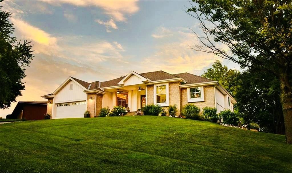 105 Summit Drive, Wathena, KS