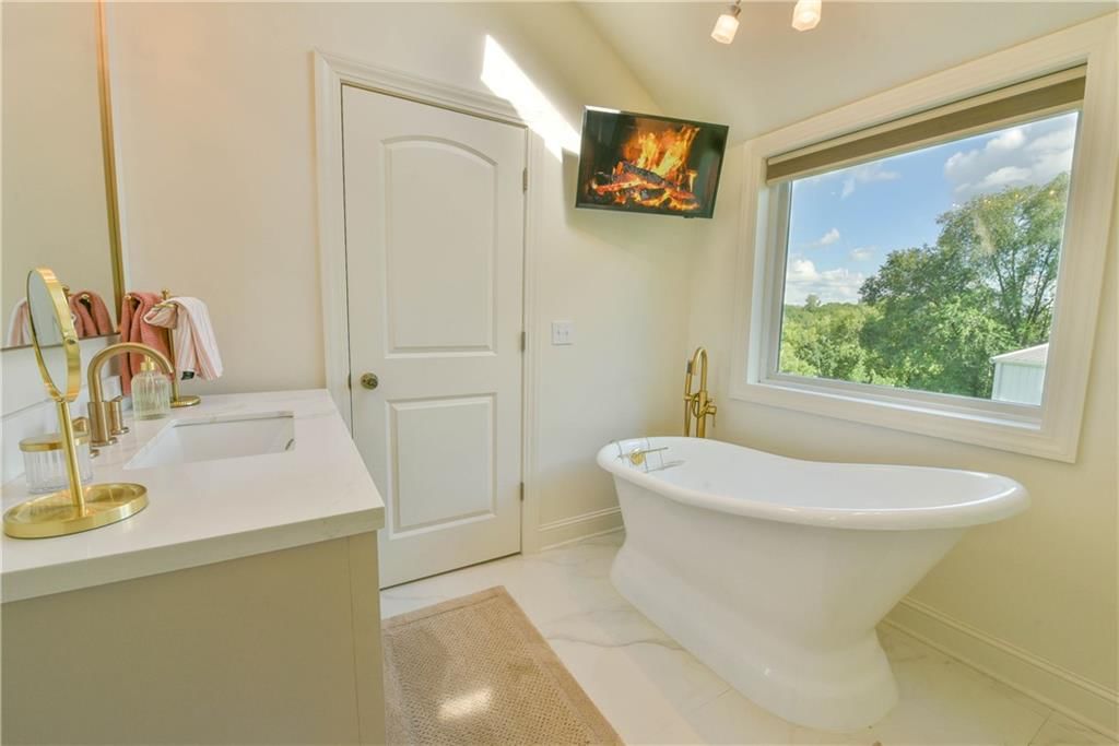 105 Summit Drive — photo 25