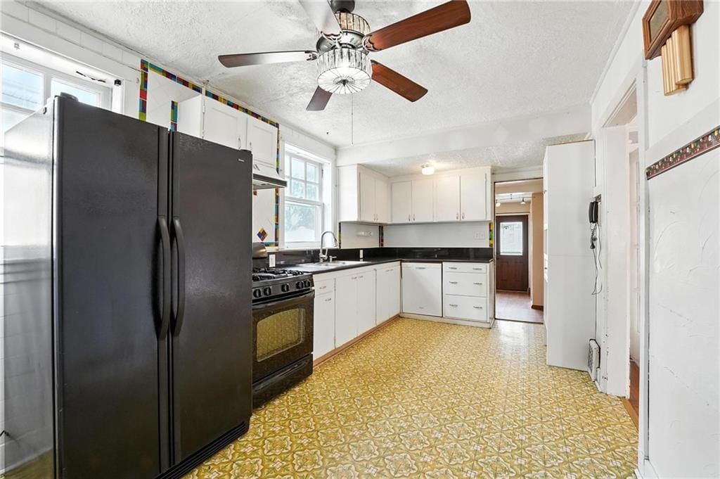 2639 Charlotte Street — photo 7