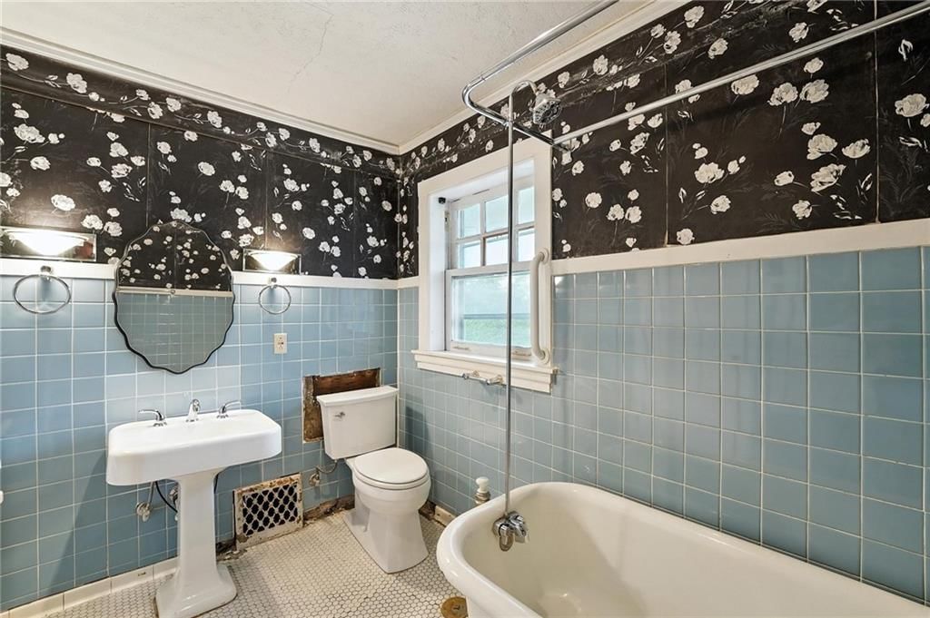 2639 Charlotte Street — photo 13