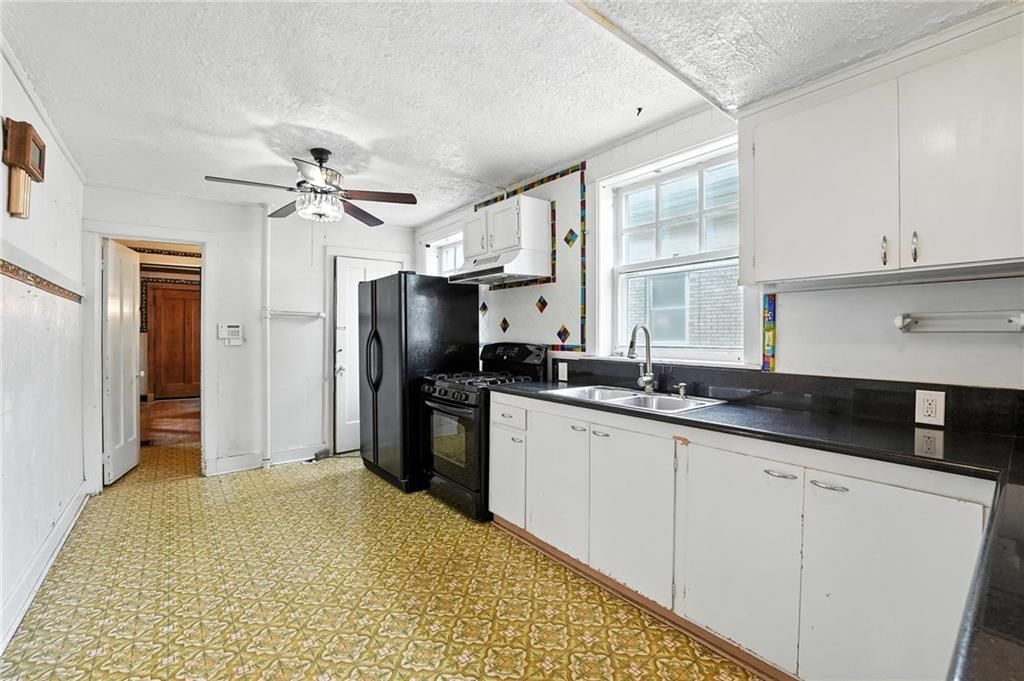 2639 Charlotte Street — photo 27
