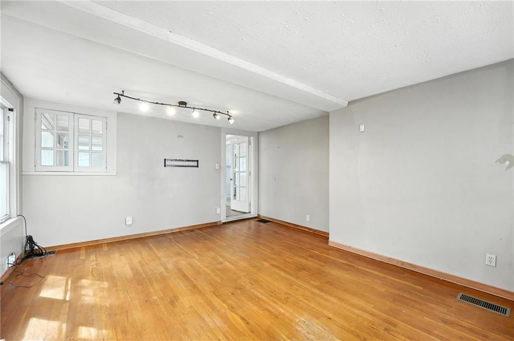 2639 Charlotte Street — photo 33