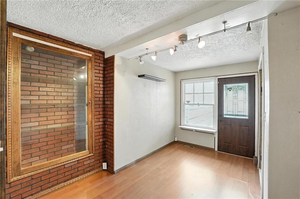 2639 Charlotte Street — photo 36