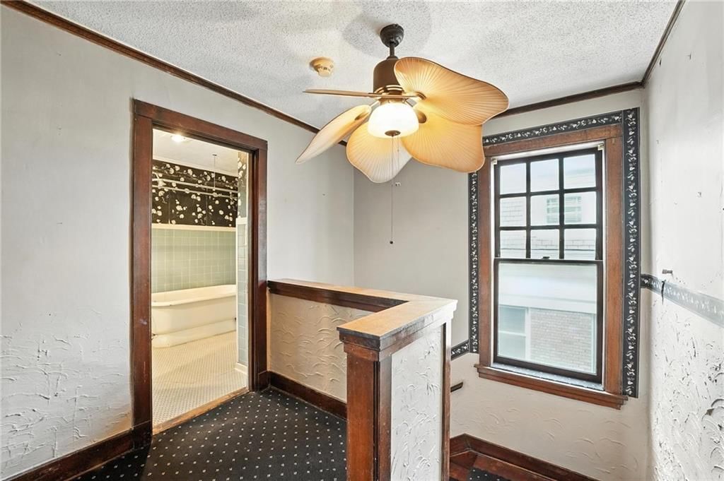 2639 Charlotte Street — photo 37