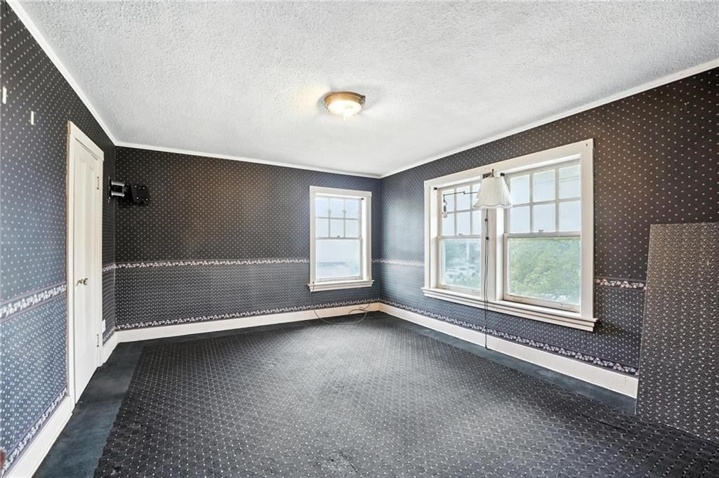 2639 Charlotte Street — photo 39