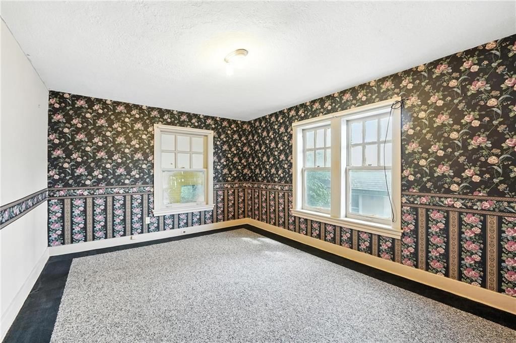 2639 Charlotte Street — photo 40