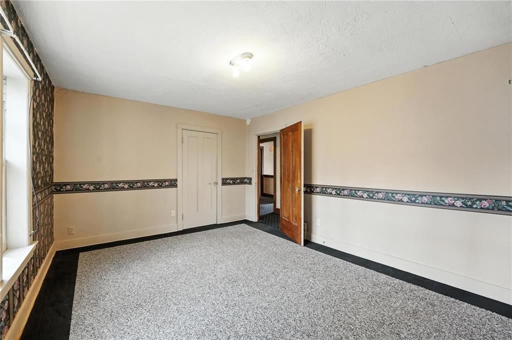 2639 Charlotte Street — photo 41