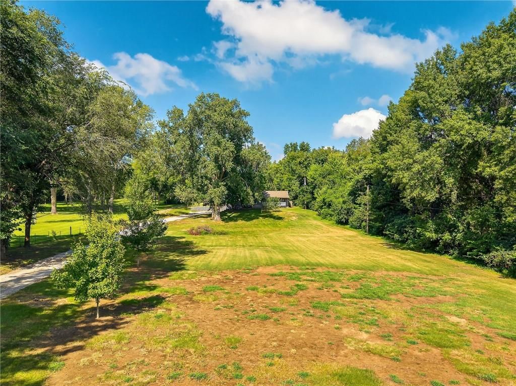 Photo 5 of 48 - 5010 N Galvin Road